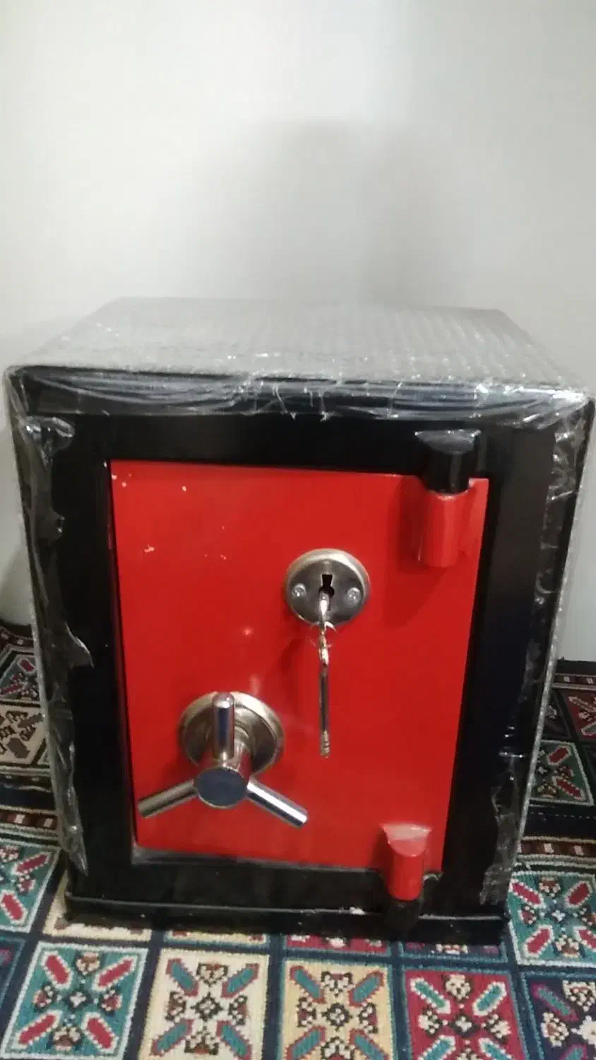 گاوصندوق، درحد نو، کاملا سالم|فروشگاه و مغازه|قم, شهرک توانیر|دیوار