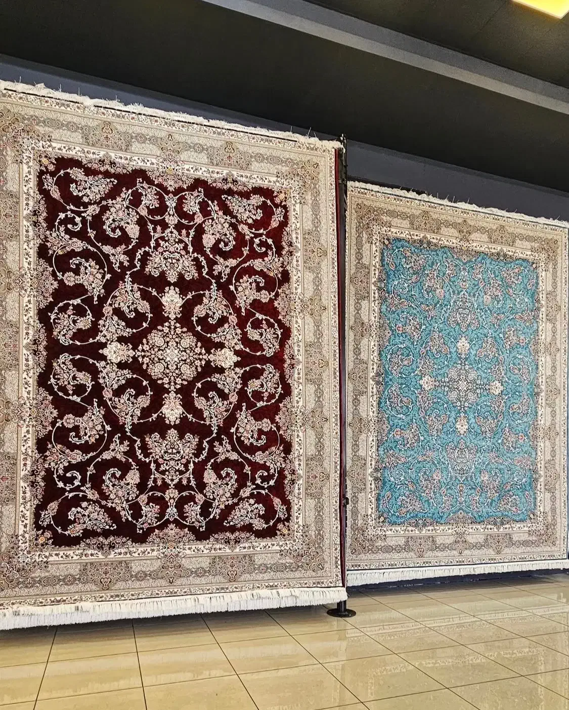 فرش بدون حاشیه افشان قرمز و ابی/۱۵۰۰ فرش سال|فرش|شیراز, لاله|دیوار