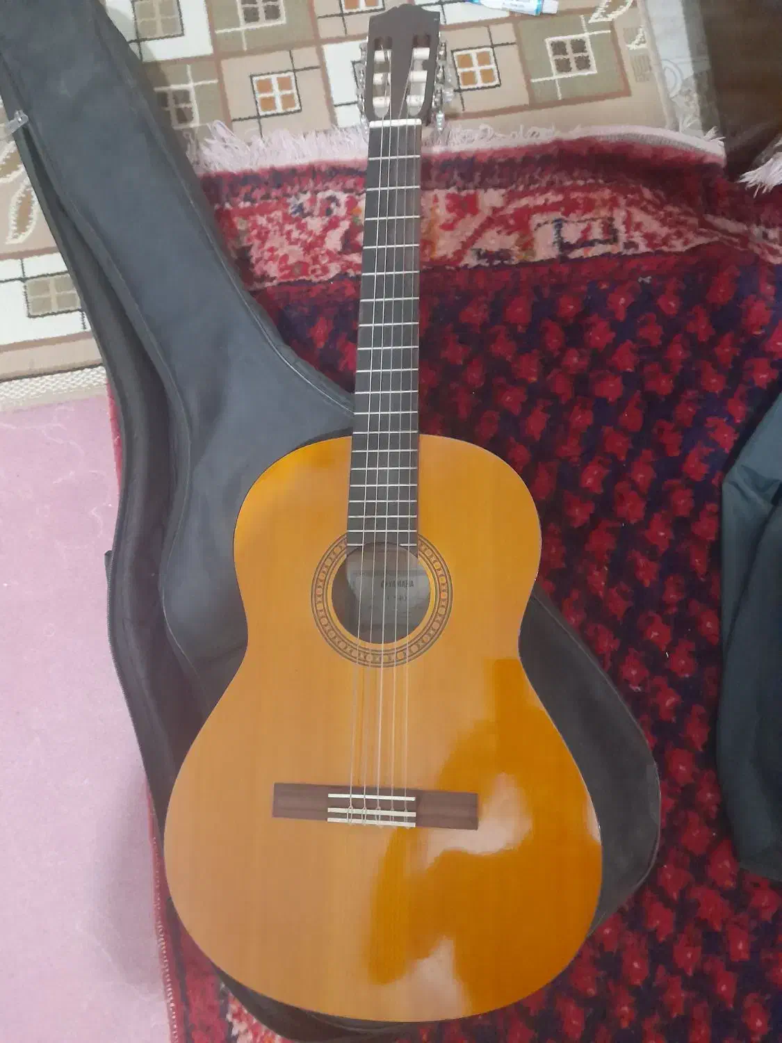 فروش  گیتار یاماها سالم|گیتار، بیس، امپلیفایر|آبسرد, |دیوار