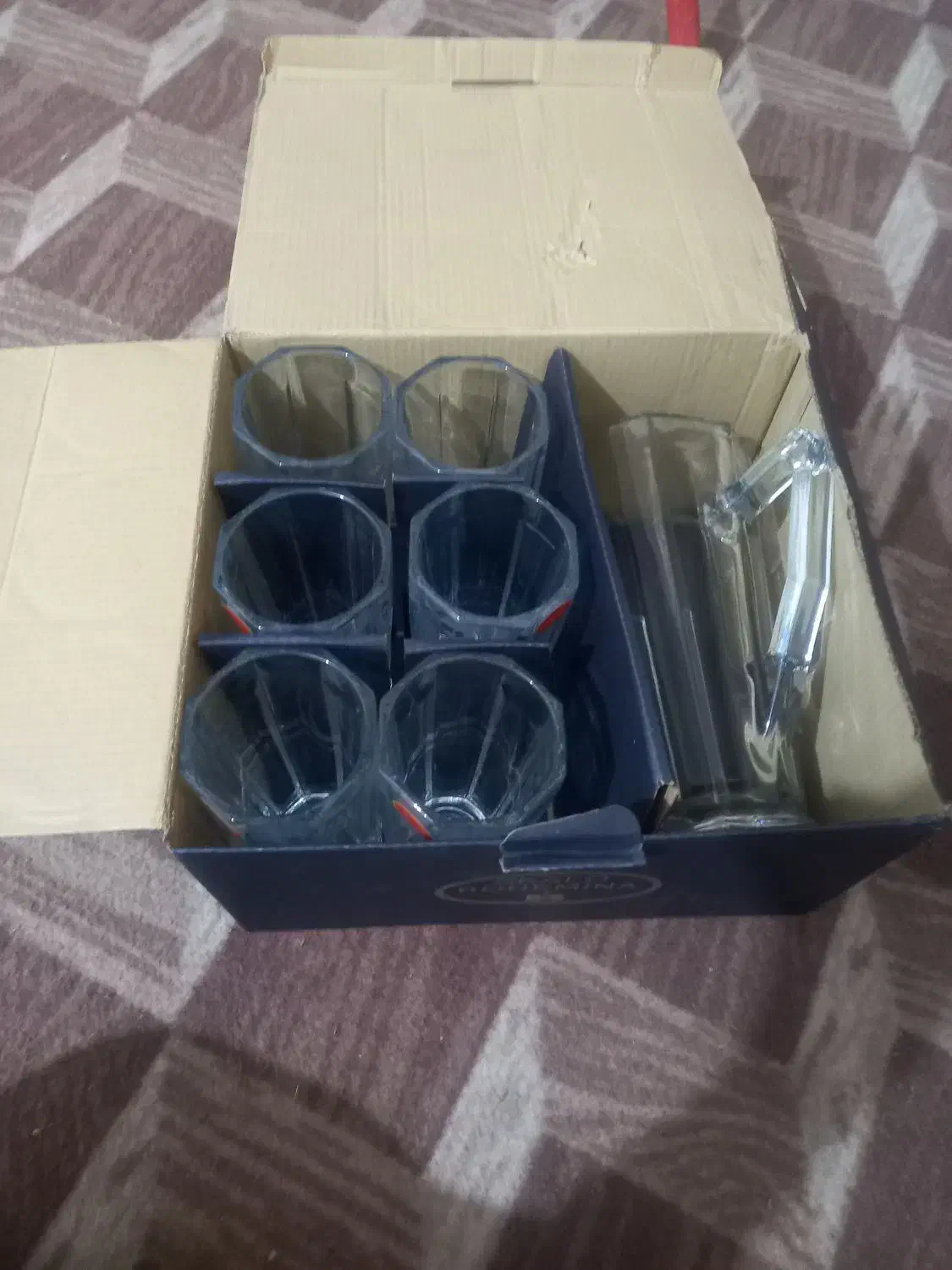 ۴ دس پارچ ولیوان و۴ دس استکان چای خوری|ظروف سرو و پذیرایی|کوهدشت, |دیوار