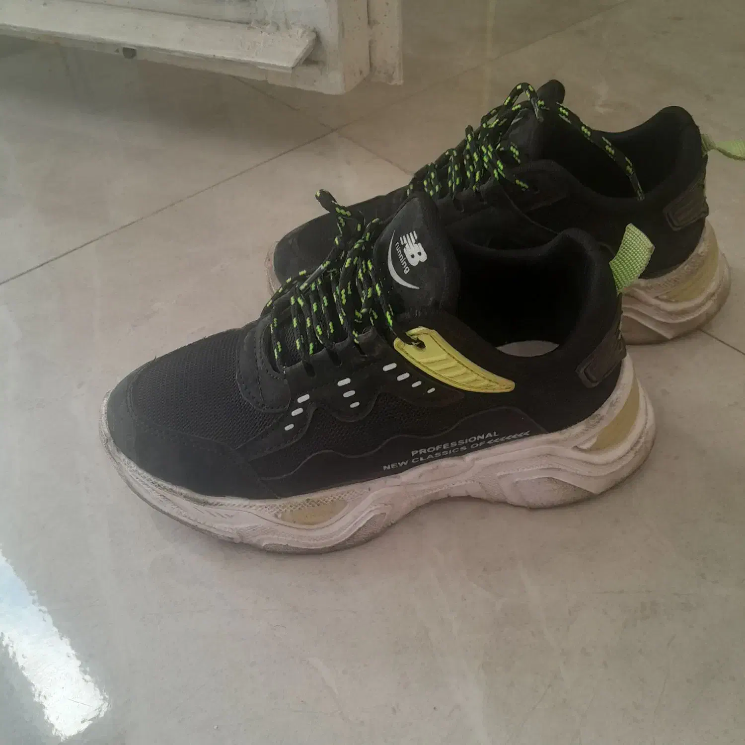 کفش اسپرت پسرانه|کفش و لباس بچه|ایلام, |دیوار