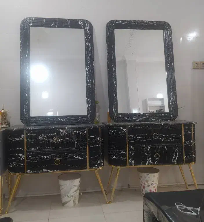 دو عددآینه کنسول مشکی|آرایشگاه و سالن‌های زیبایی|سراوان, |دیوار