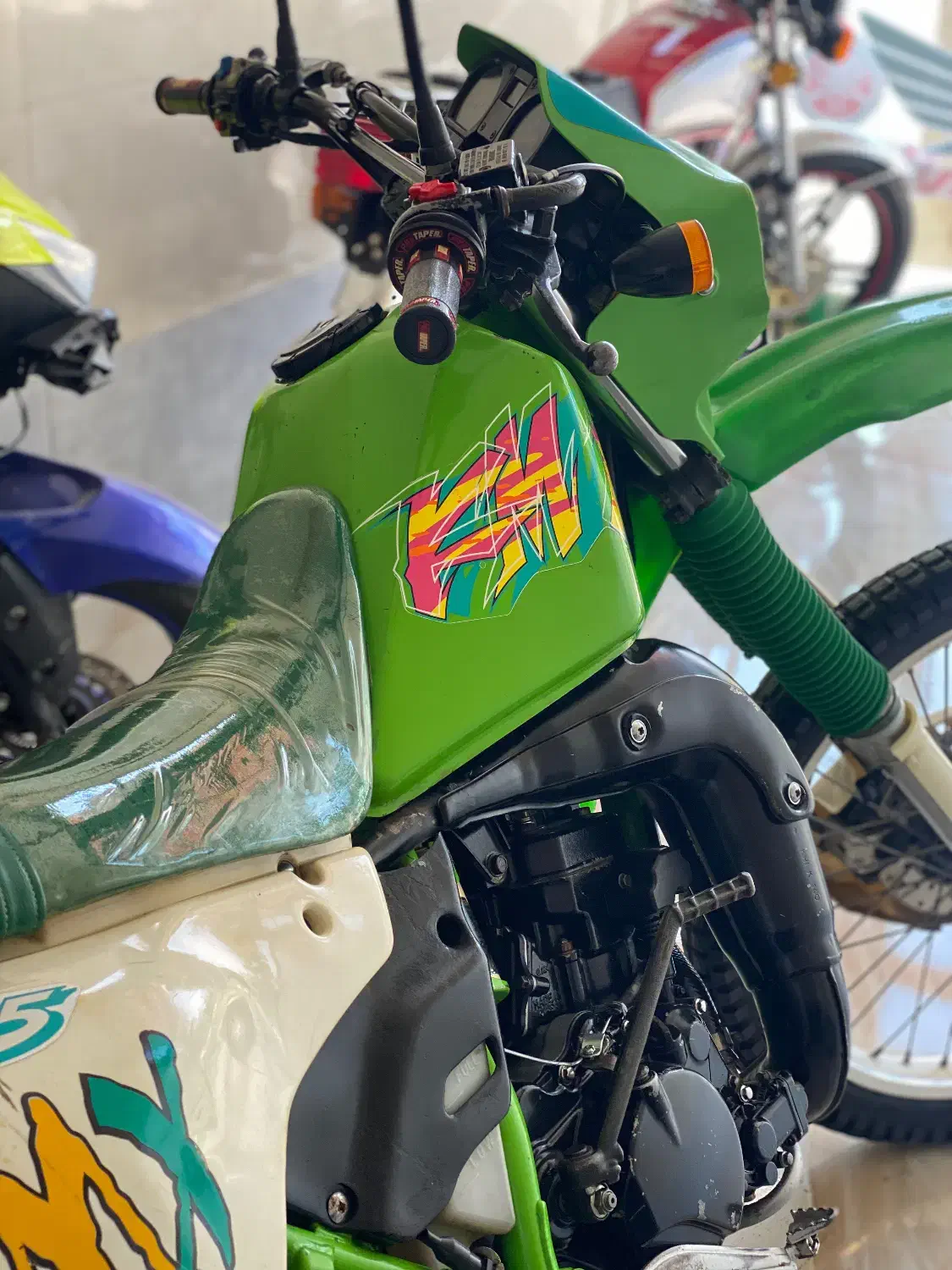 kmx125|موتورسیکلت|چوبر, |دیوار