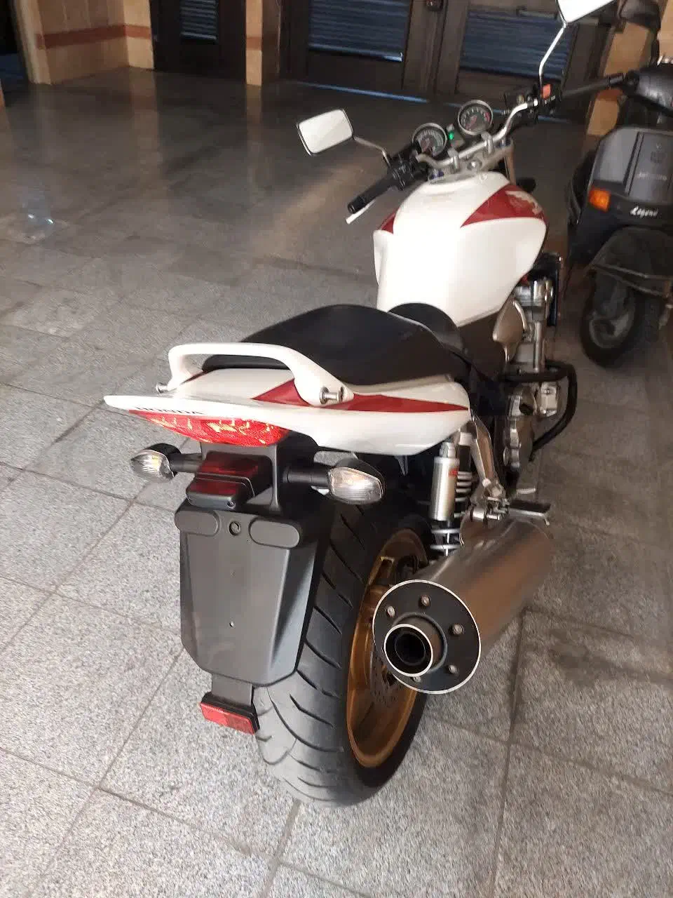 cb1300.سی بی۱۳۰۰.سنددار.|موتورسیکلت|تهران, بوستان ولایت|دیوار