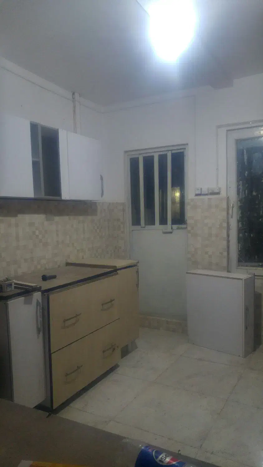 60 متر طبقه دوم راه رفت و امد جدا تا مترو 5 دقیقه|اجارهٔ خانه و ویلا|ری, حمزهآباد|دیوار