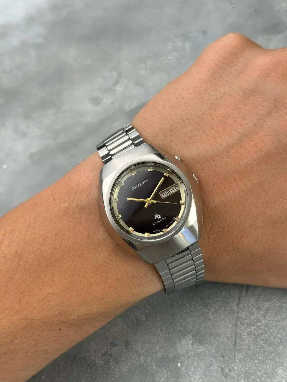 ساعت مچی قدیمی اورینت|ساعت|مهاباد (آذربایجان غربی), |دیوار