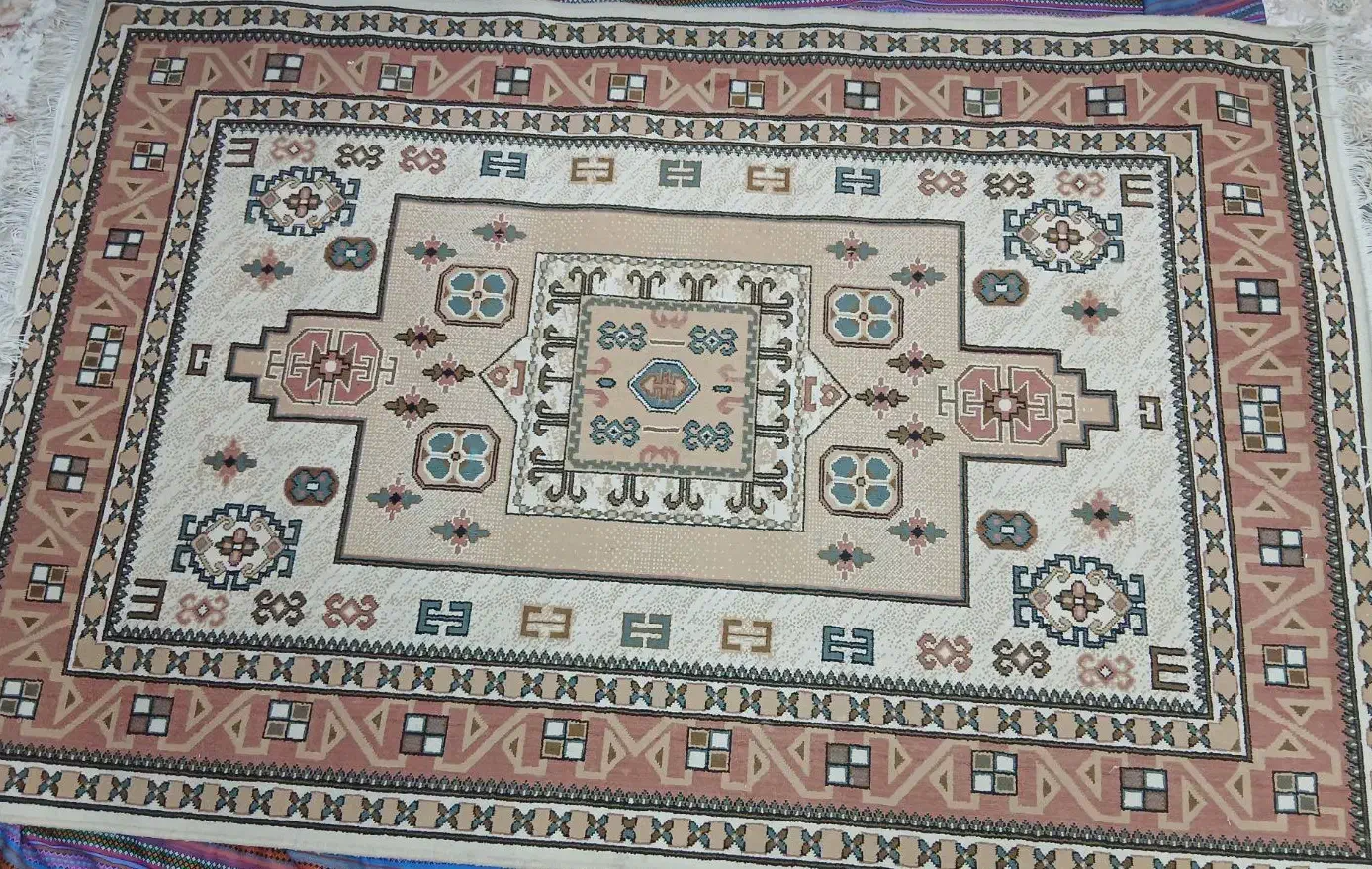 گلیم فرش کرم رنگ ۴متری|فرش|آستانه اشرفیه, |دیوار