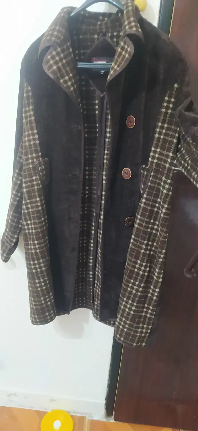 تعدادی پالتو و کاپشن|لباس|پرند, فاز ۶|دیوار