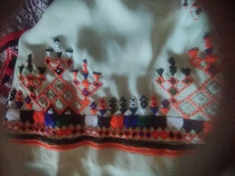 دوخت جالر شیرازه زریف و خیلی قشنگ پذیرفته میشود|لباس|چابهار, |دیوار