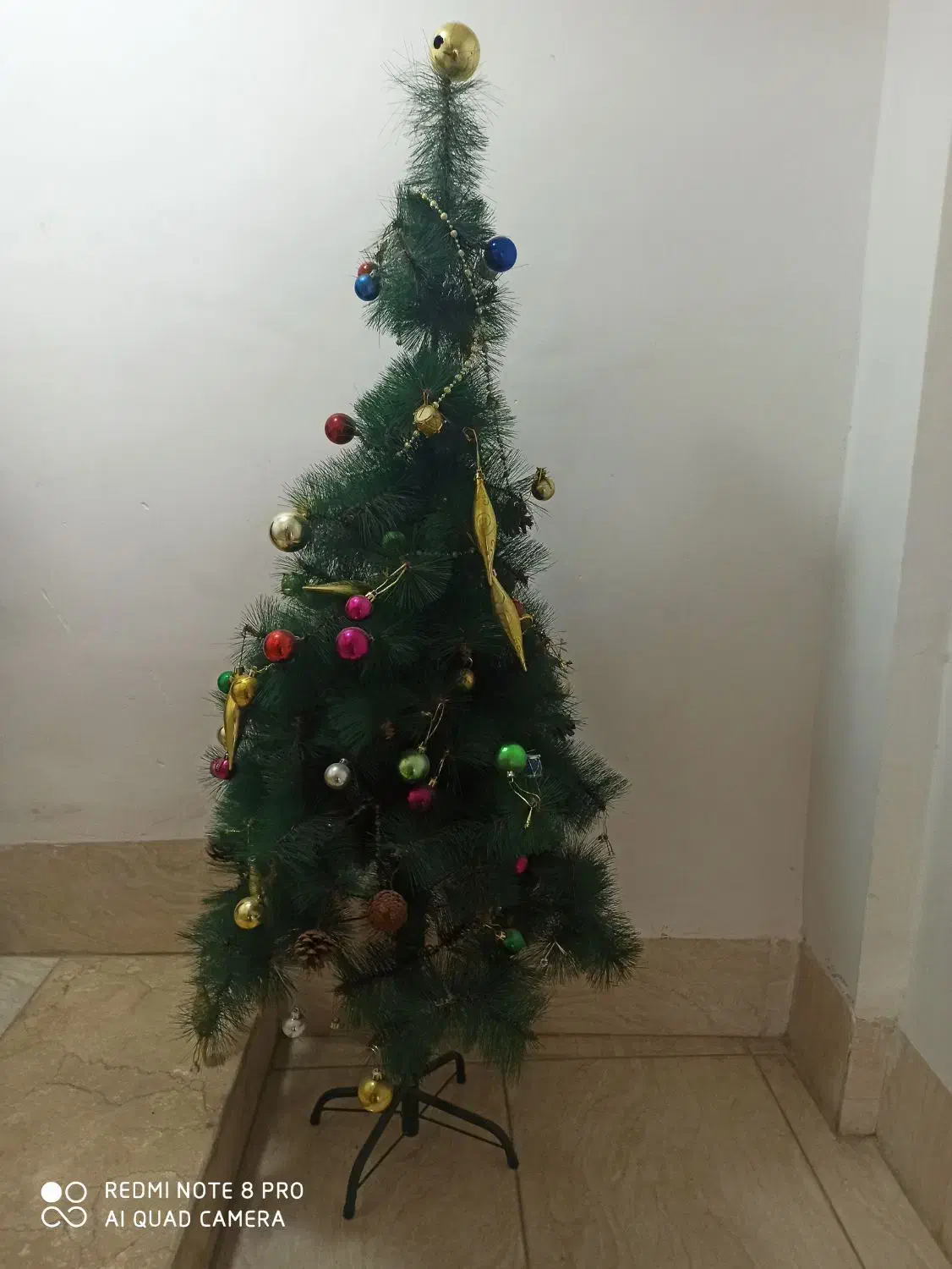 یک عدد درخت کریسمس در حدنو|گل مصنوعی|شیراز, فرگاز|دیوار