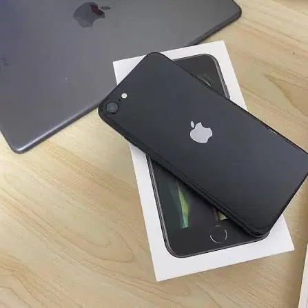 iPhone se2020 128g|موبایل|رشت, کوی امام رضا|دیوار