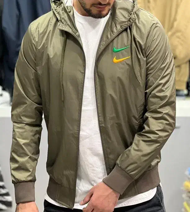 سوییشرت ، بادگیر، بارانی|لباس|بندر انزلی, آخرخط|دیوار