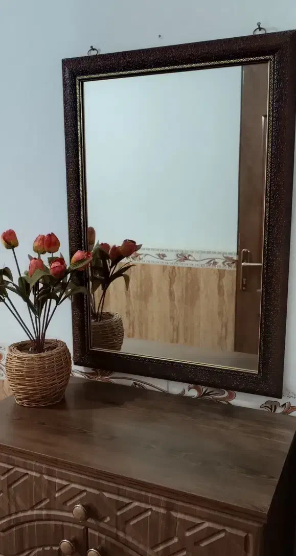 ایینه|آینه|سنقر, |دیوار