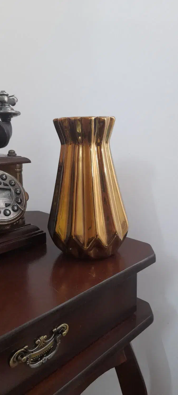 گلدان|کلکسیون اشیاء عتیقه|شاهرود, |دیوار