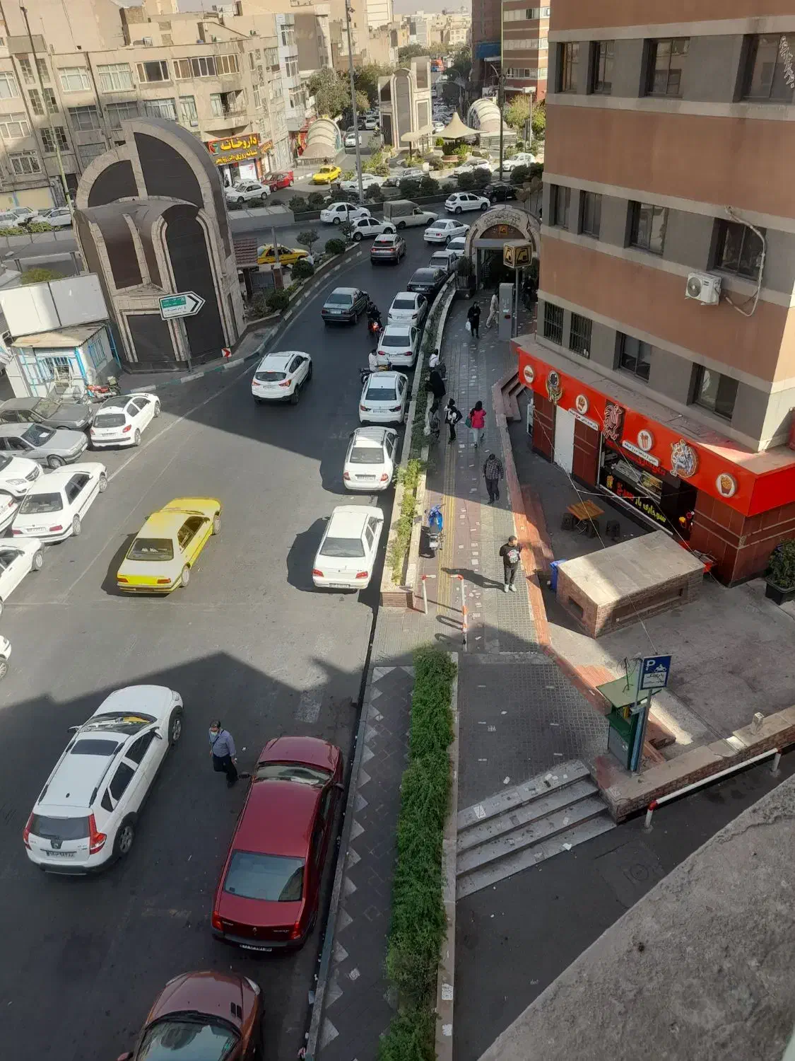 خوابگاه پسرانه (هم خونه نهایت 10 نفر در 150 متر)