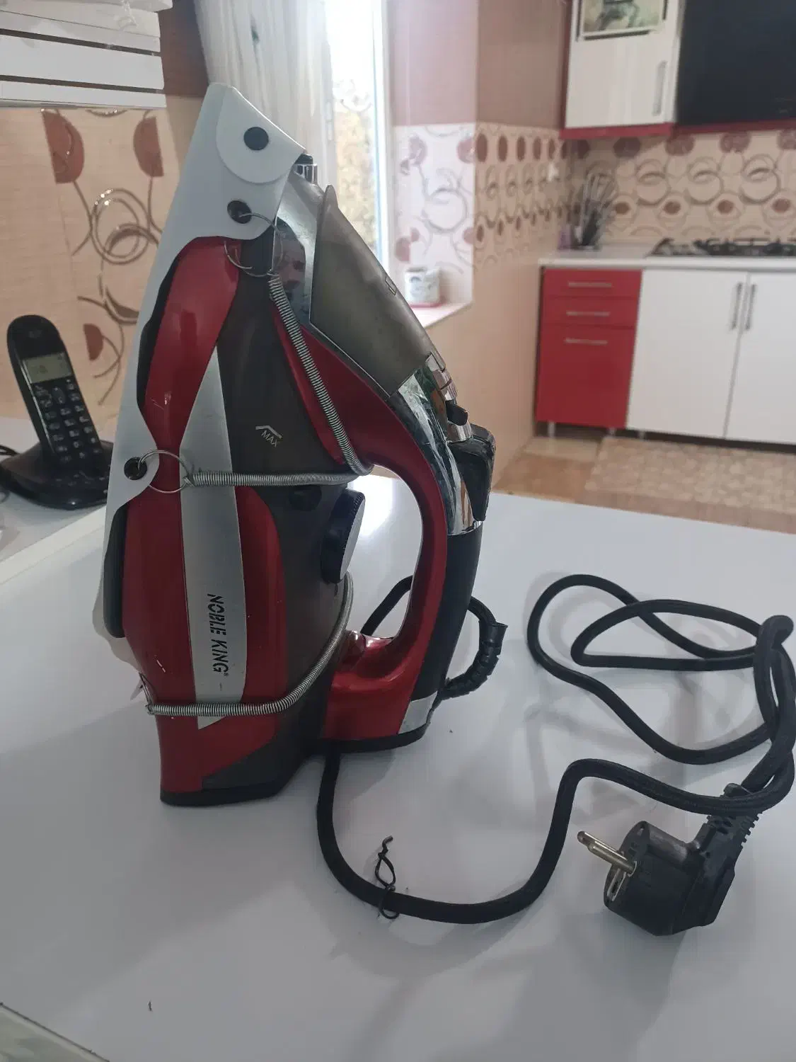 اتوبخاردستی درحدنوهمراه بامحافظ اصلی زیر|اتو و لوازم اتو|وزینه, |دیوار