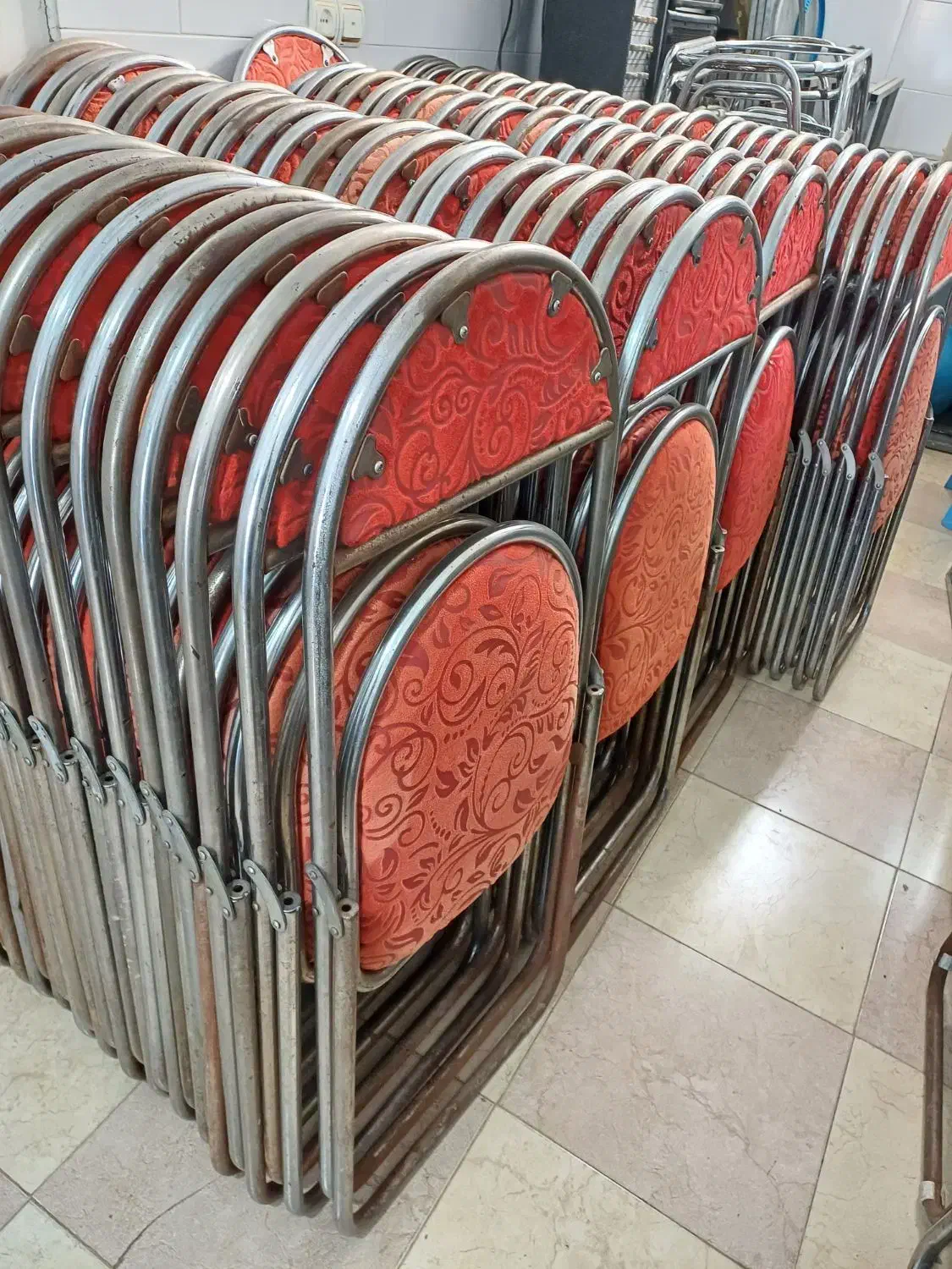 ظروف کرایه به صورت کامل.             خریدار هستم|خدمات پذیرایی، مراسم|فیروزآباد (لرستان), |دیوار