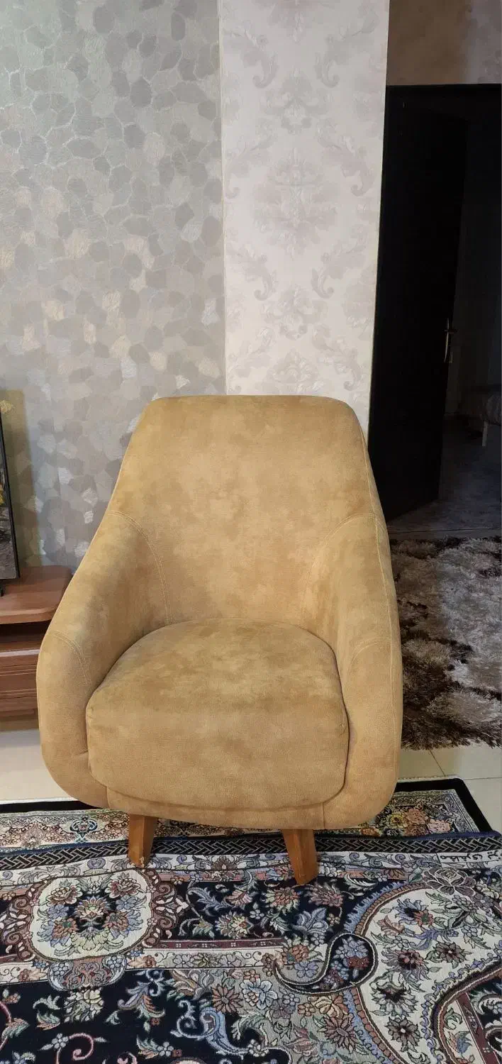 مبل چستر با میز عسلی|مبلمان خانگی و میز عسلی|رشت, کوی مهر|دیوار