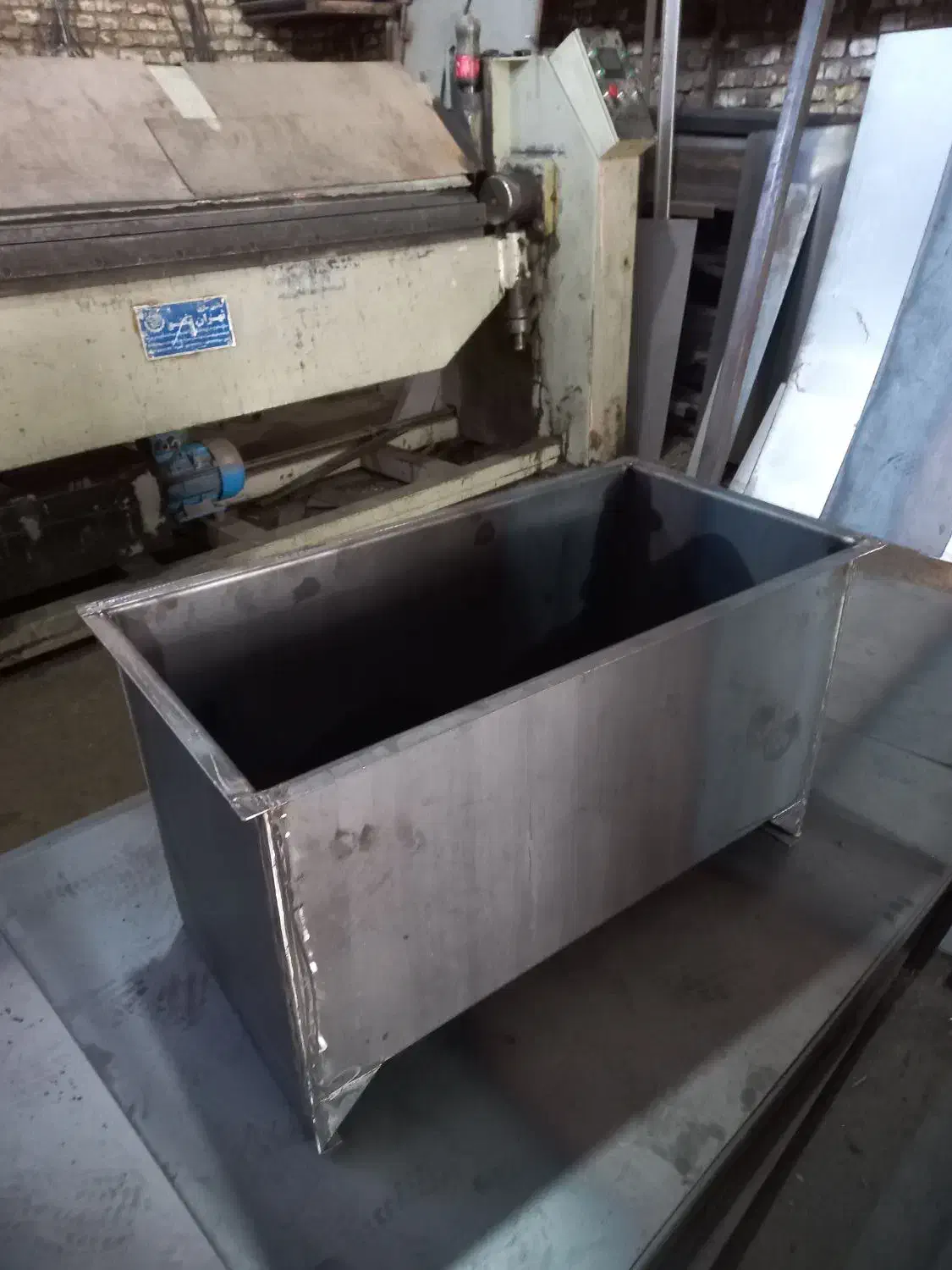 برش و خم ورق/ ساخت جعبه یونیت آسانسور بالابر|خدمات پیشه و مهارت|اصفهان, جاوان|دیوار