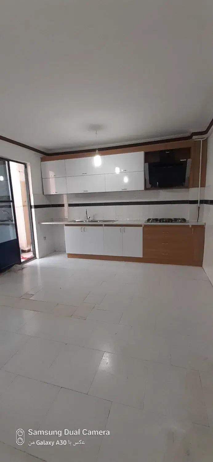 اپارتمان باآسانسور۱۰۰متررودباری میری ط۴ ۲۰۰ماهی۱۵|اجارهٔ آپارتمان|رشت, رودباری|دیوار