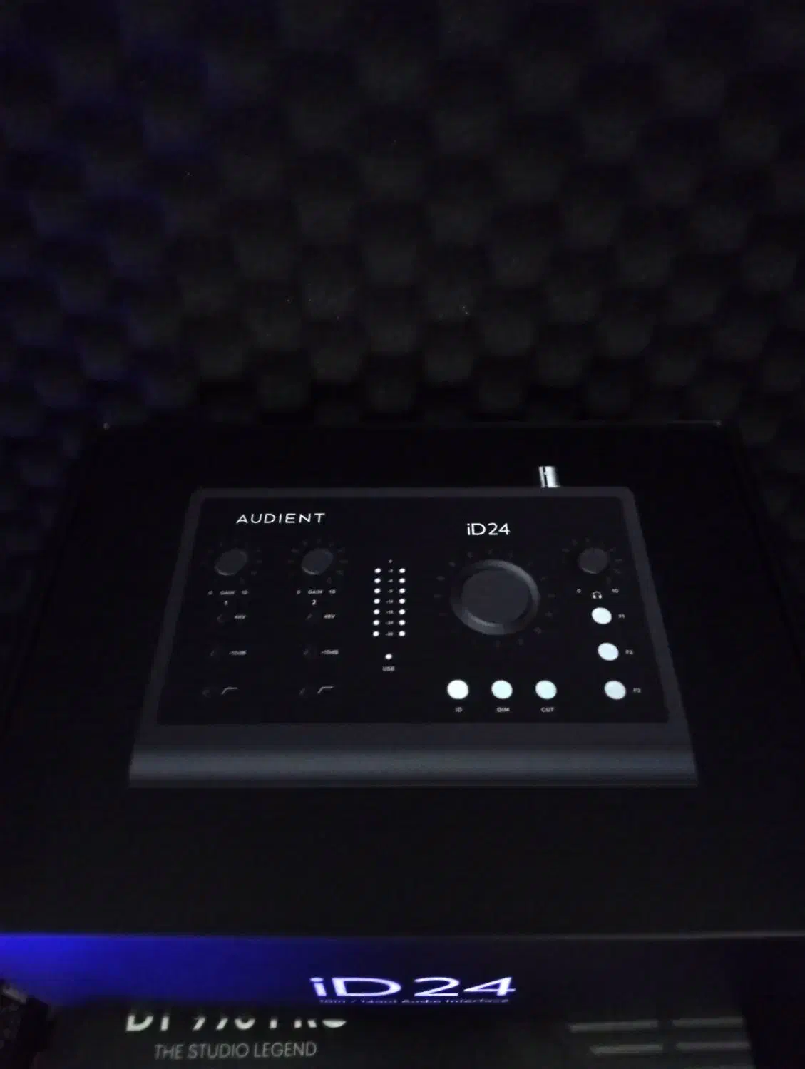 کارت صدا id24 اکبند|آلات موسیقی|شیراز, گلدشت معالی‌آباد|دیوار