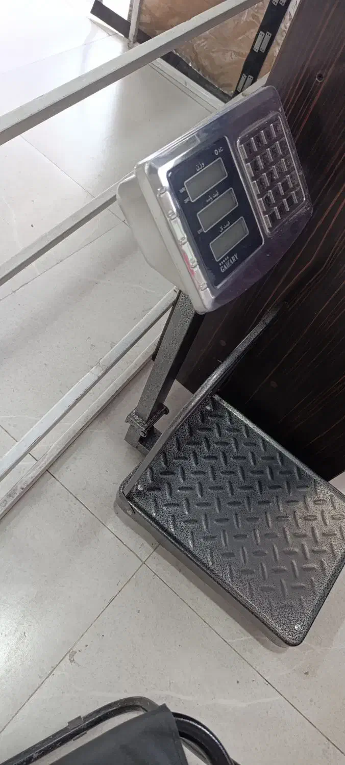 استندوقفسه وتمام وسایل میوه فروشی|فروشگاه و مغازه|کبودرآهنگ, |دیوار