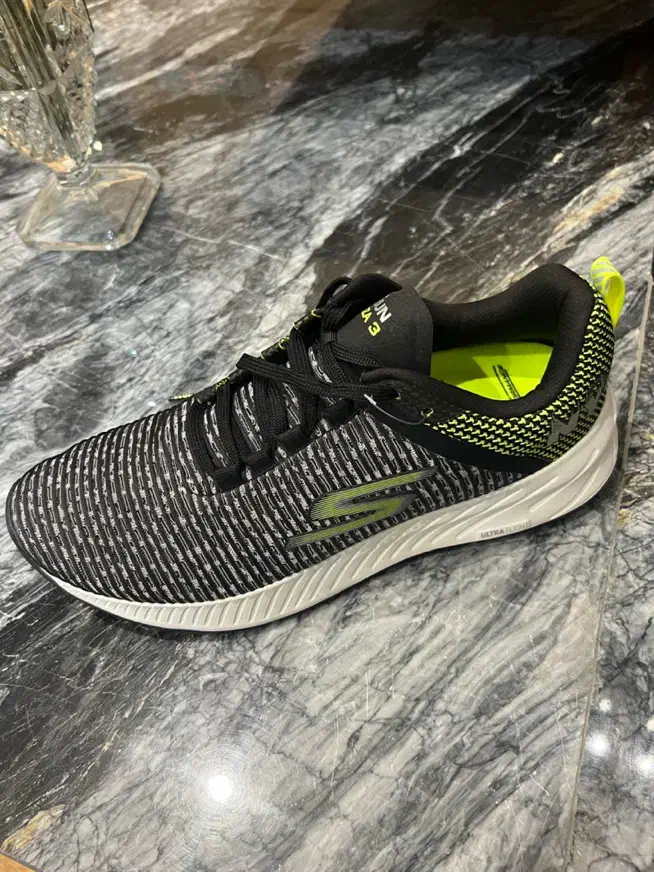 کفش اسکیچرز|کیف، کفش، کمربند|اصفهان, عباس‌آباد|دیوار