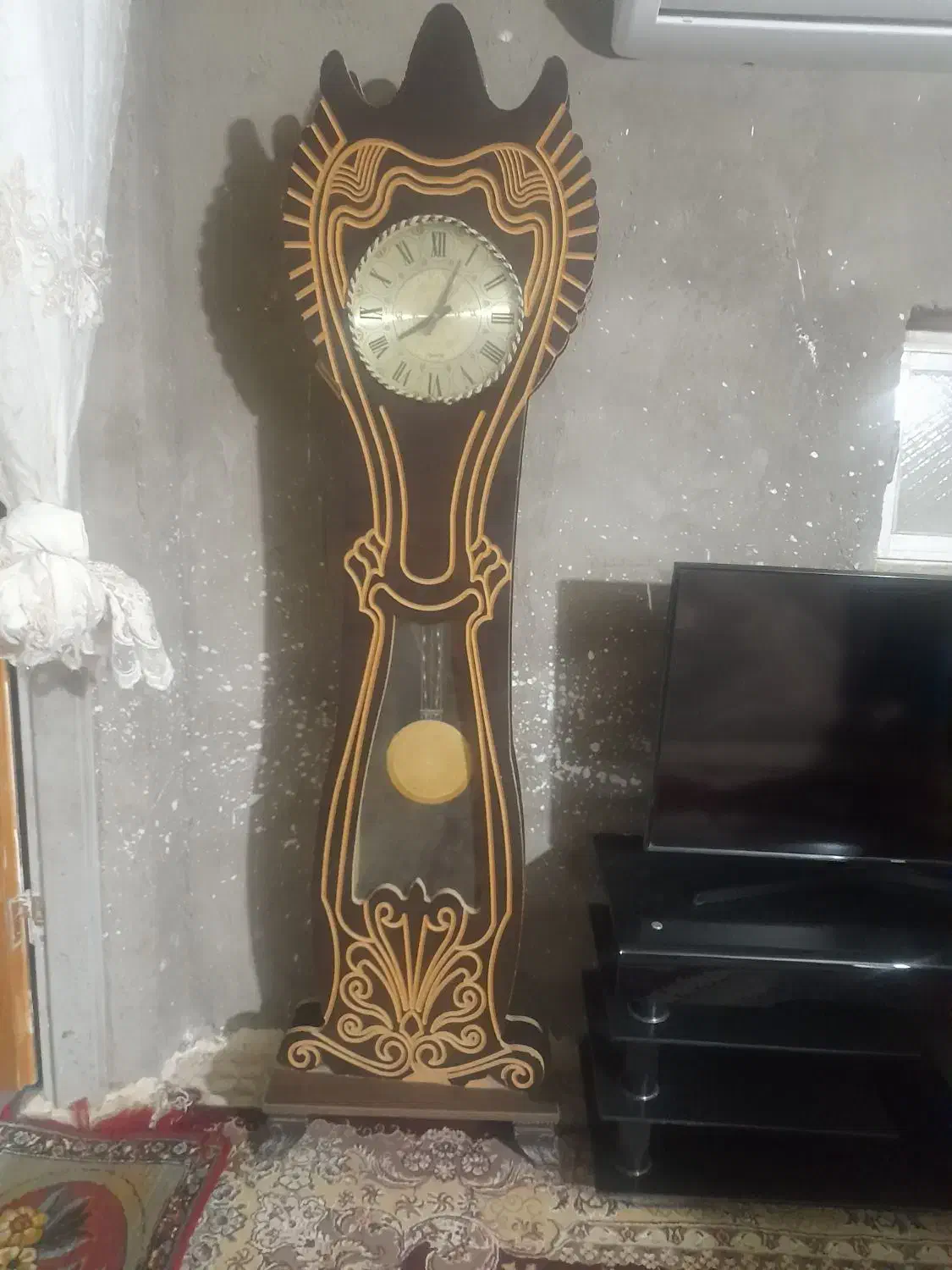 ساعت ایستاده سالم|ساعت دیواری و تزئینی|زابل, |دیوار