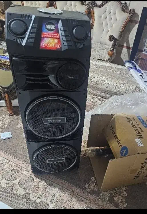 اسپیکر|سیستم صوتی خانگی|رباط‌کریم, رباط‌کریم|دیوار