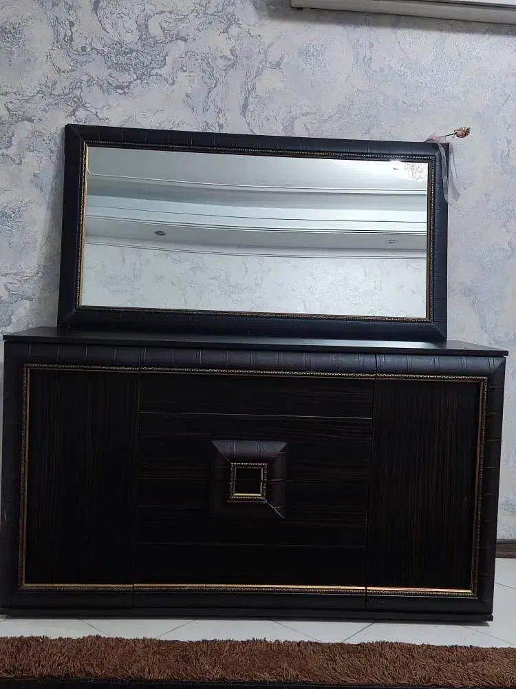 دراور|جاکفشی، کمد، دراور|اندیشه, اندیشه فاز ۱|دیوار