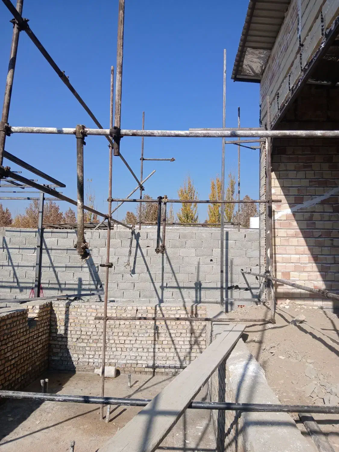 داربست فلزی سید|خدمات پیشه و مهارت|کرج, حصارک پایین|دیوار