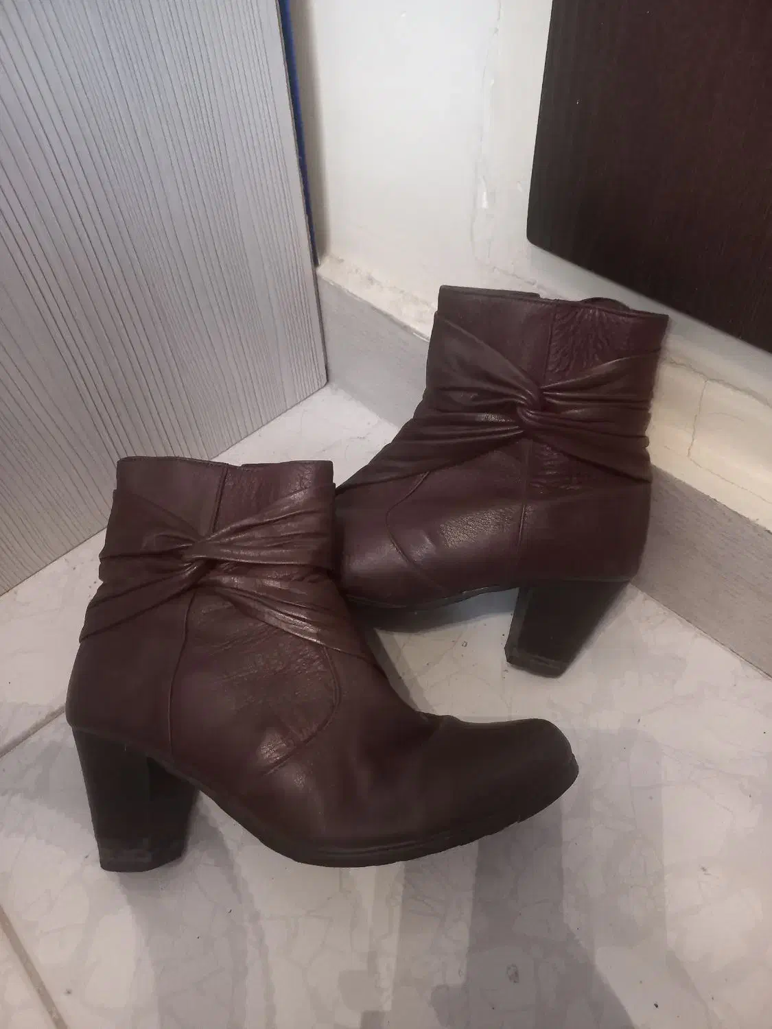 تعدادی بوت و نیم بوت درحد نو|کیف، کفش، کمربند|تهران, صد دستگاه|دیوار