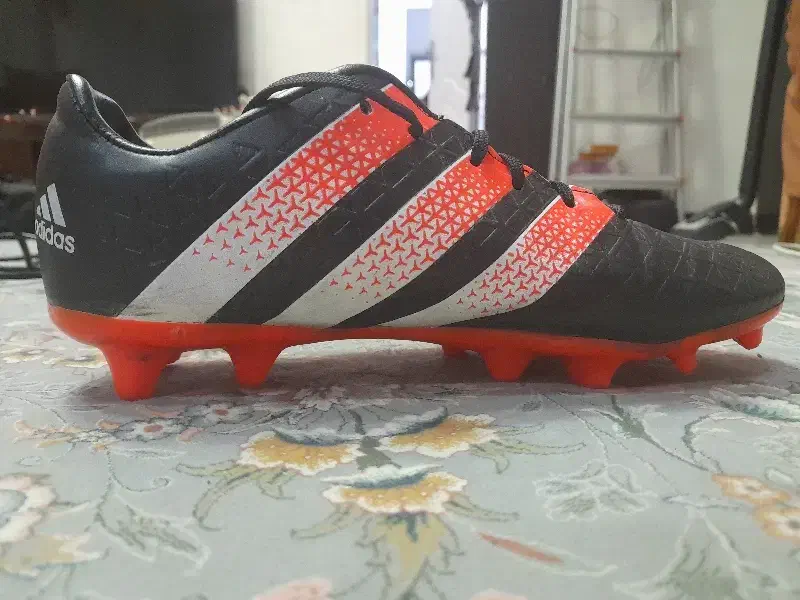 کفش فوتبال سایز ۴۱|تجهیزات ورزشی|تهران, جوادیه|دیوار