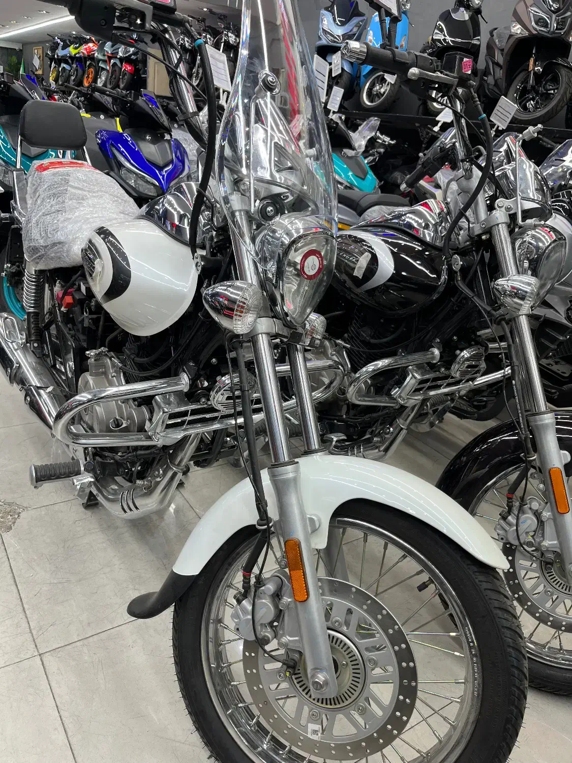 اونجر ۲۲۰باجاج هندی اصلی زیر قیمت بازار|موتورسیکلت|تهران, امجدیه (خاقانی)|دیوار