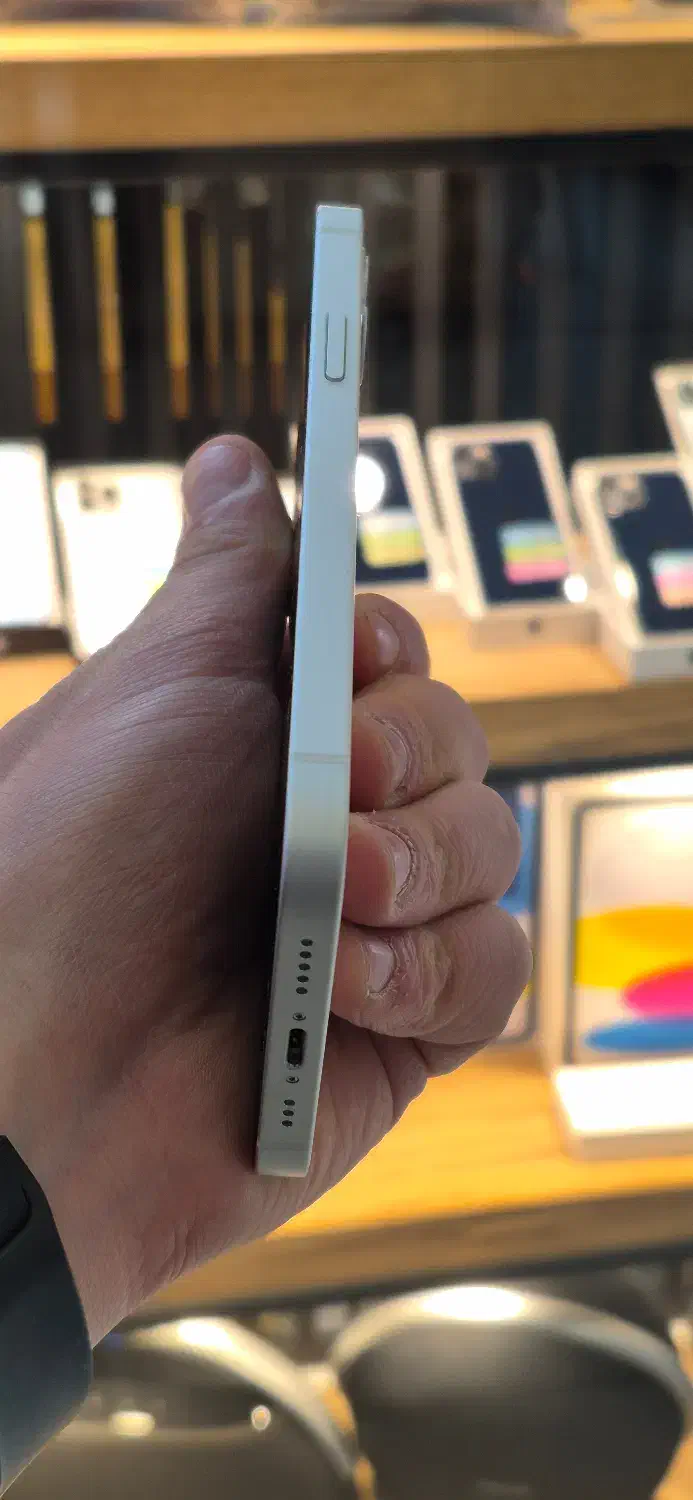 ایفون 12 نرمال|موبایل|تهران, فردوسی|دیوار