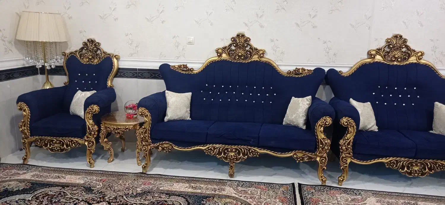 مبلمان سلطنتی و سه عدد عسلی|مبلمان خانگی و میز عسلی|سنندج, |دیوار