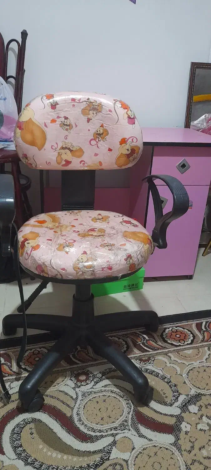 صندلی ومیز زیر ۲۰سال|میز تحریر و کامپیوتر|رشت, باهنر|دیوار