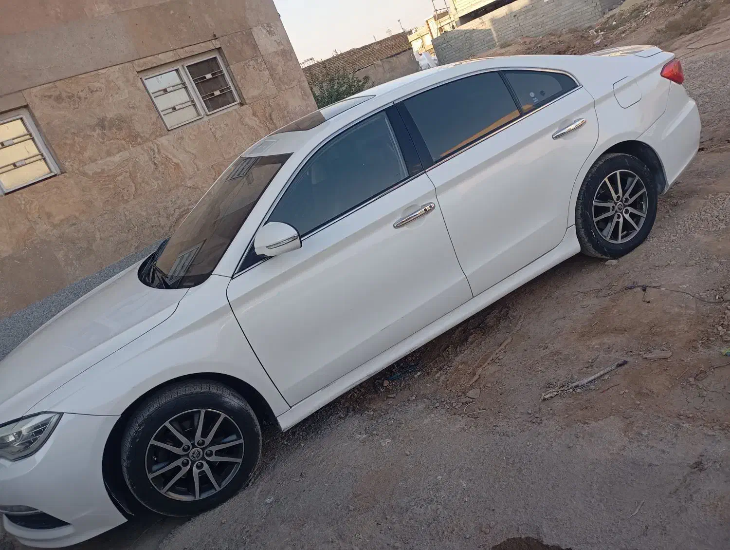 لیفان ۸۲۰موتور۲۴۰۰cc|خودرو سواری و وانت|شیراز, کوشک میدان|دیوار