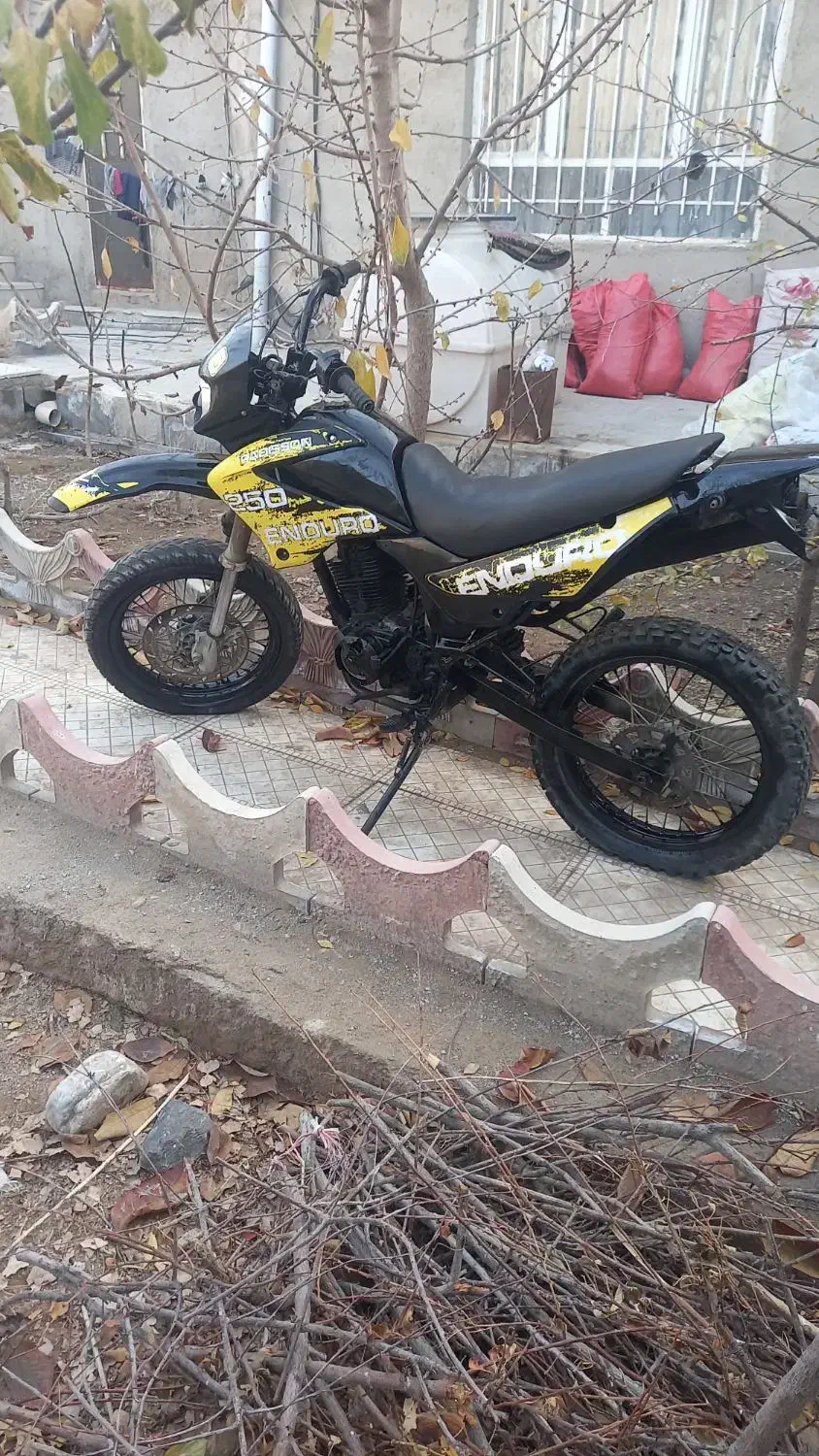 تریل رادیسون فلات|موتورسیکلت|تبریز, |دیوار