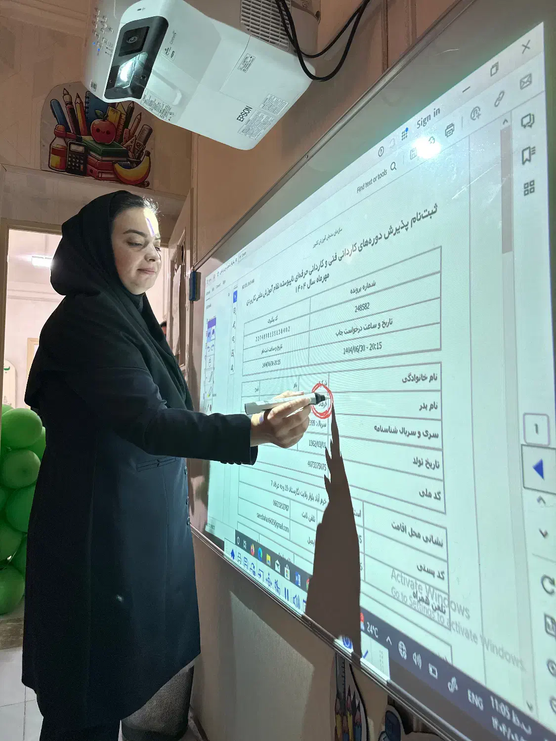 ویدئو پروژکتور کلاسی|تلویزیون و پروژکتور|بروجرد, |دیوار