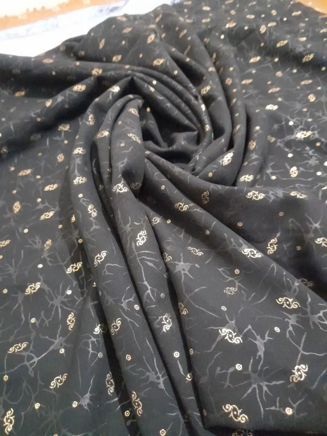 چادر مجلسی دوخته شده نو|لباس|قم, چهل درخت|دیوار