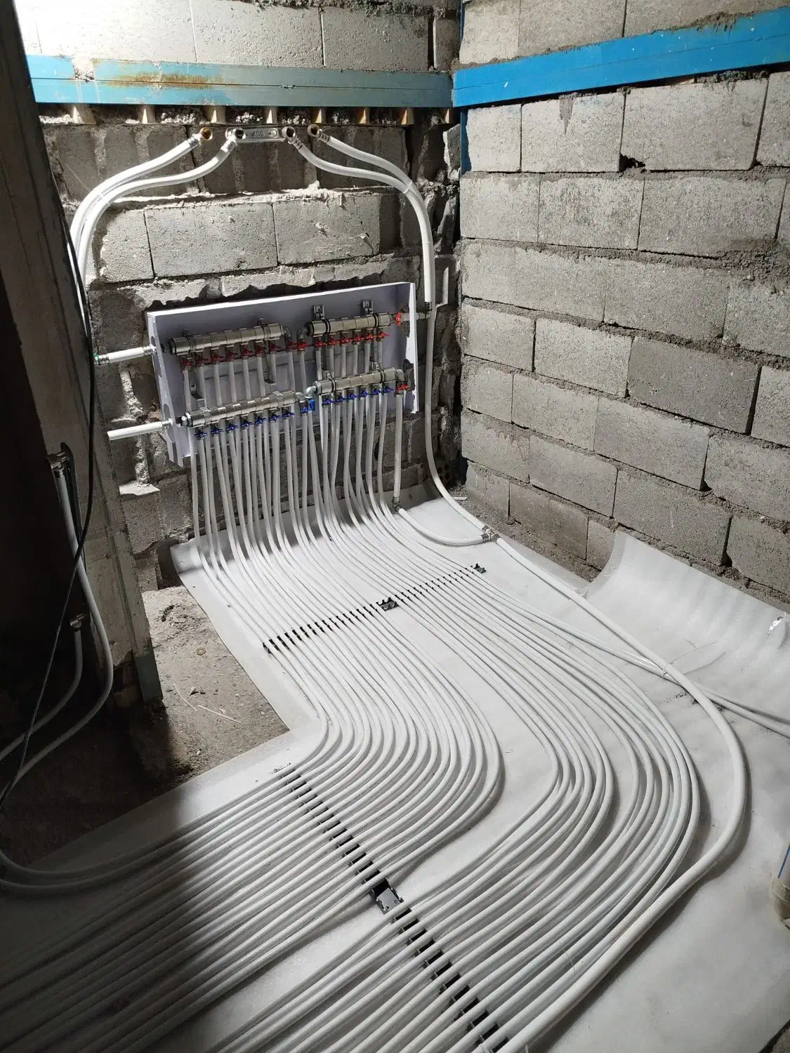 لوله کشی  آب ،فاضلاب ،پکیج رادیات|خدمات پیشه و مهارت|خوی, |دیوار