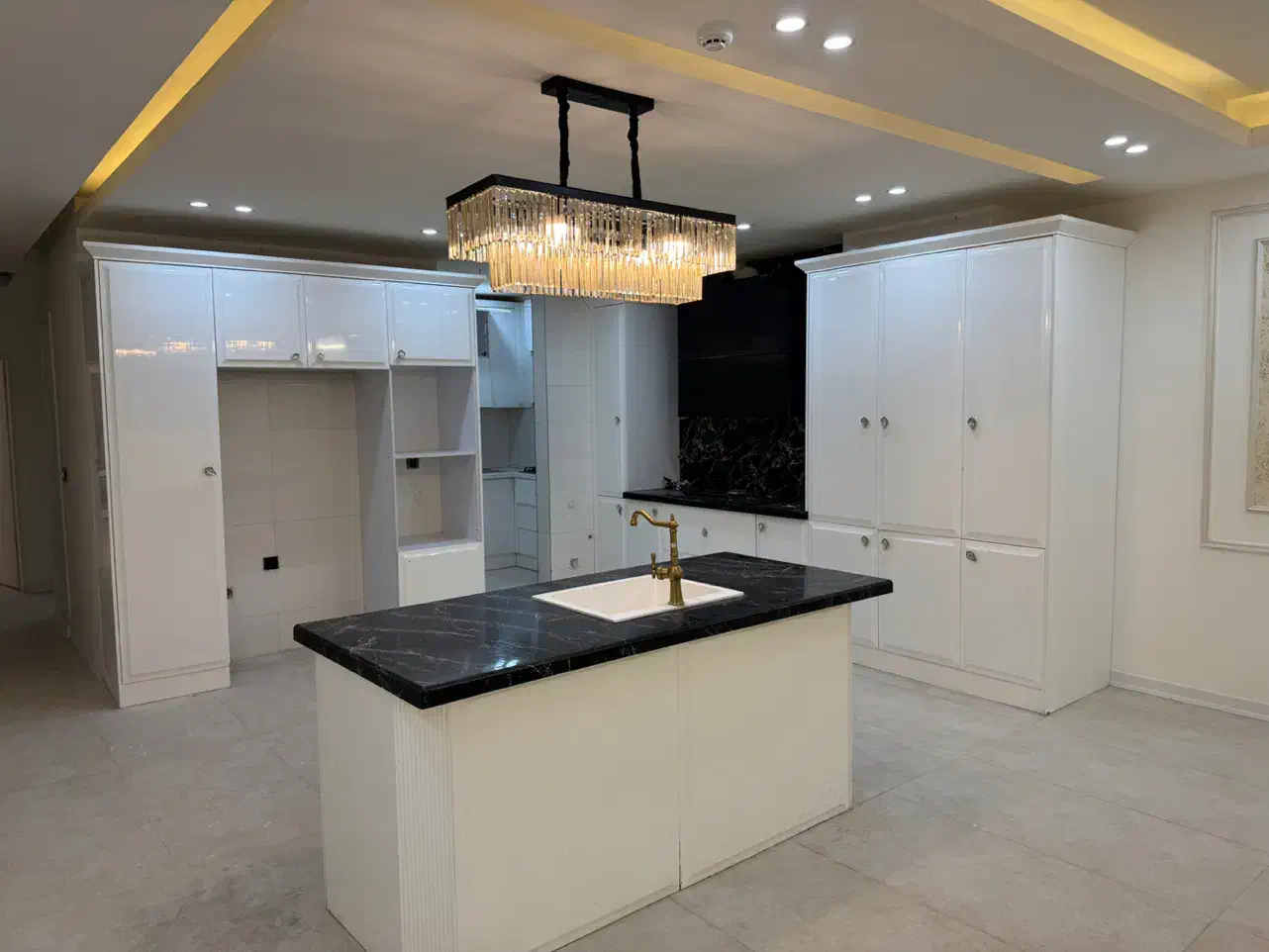 فروش اپارتمان ۲۰۰ متری  دانشگاه/لوکس/همکف/حیاط دار|فروش آپارتمان|زاهدان, |دیوار