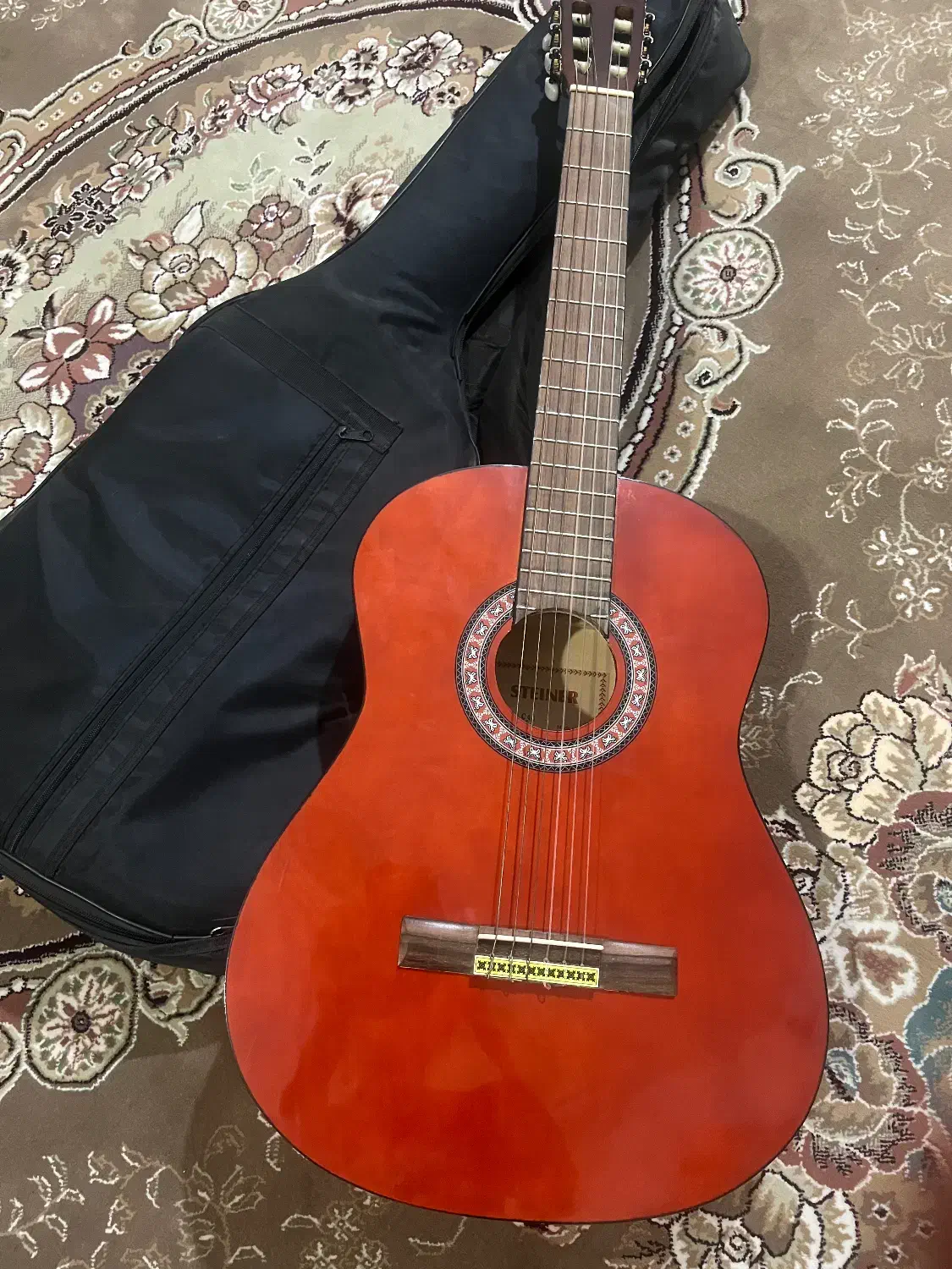 گیتار|گیتار، بیس، امپلیفایر|کاشان, کارگر|دیوار