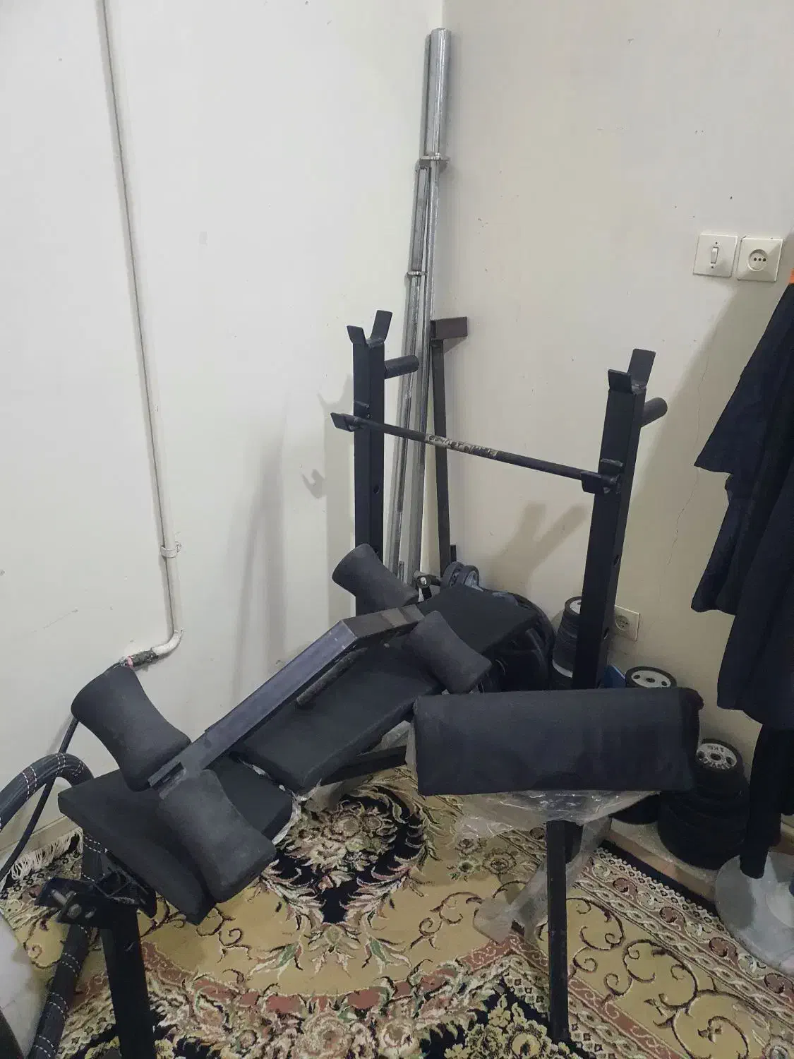 تعدادی وزنه و دمبل|تجهیزات ورزشی|قم, باجک سه|دیوار