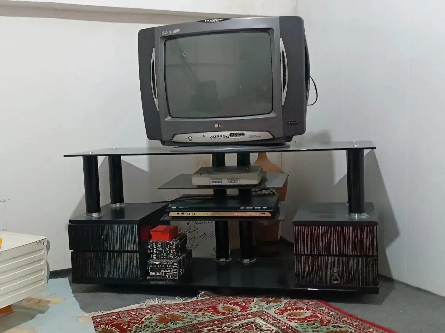 تلویزیون ومیز|تلویزیون و پروژکتور|ارومیه, |دیوار