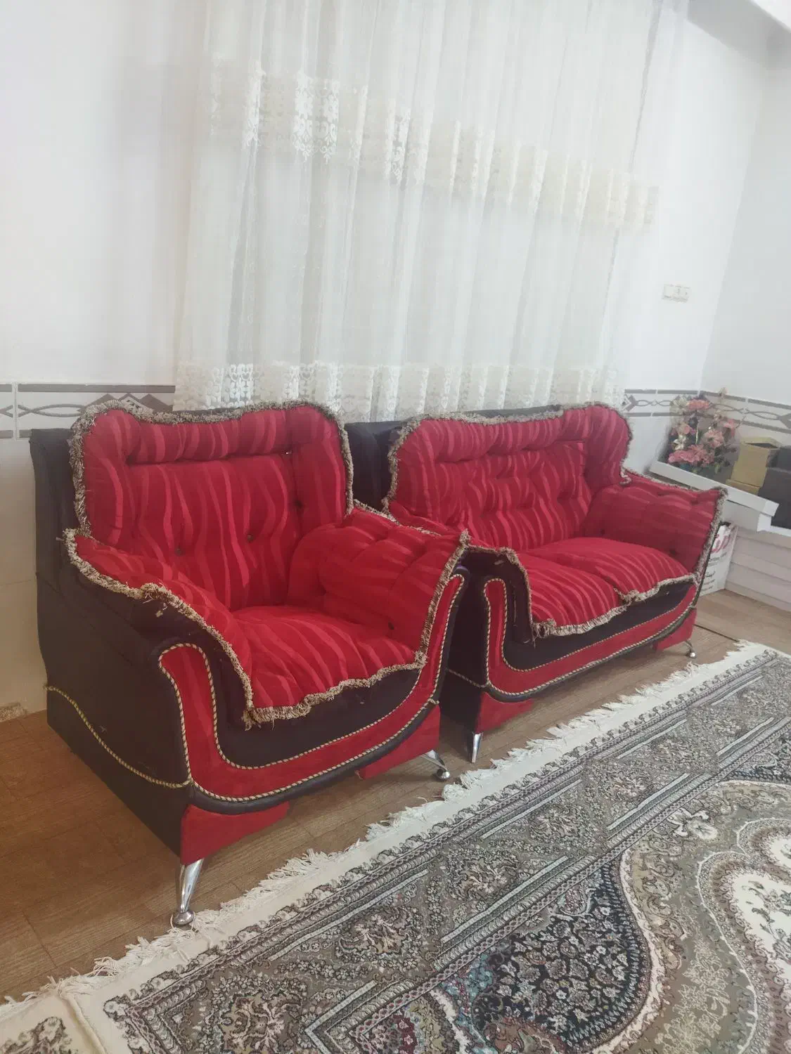 دو دست مبل هفت نفره زیاد استفاده نشده سالم|مبلمان خانگی و میز عسلی|قزوین, |دیوار