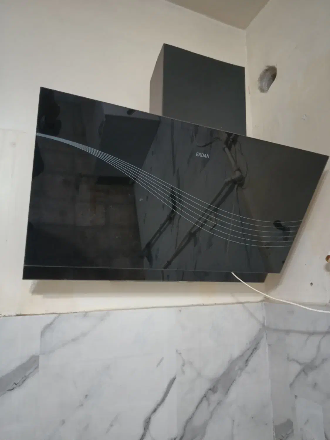 هود|هود|قرچک, زیبا شهر|دیوار