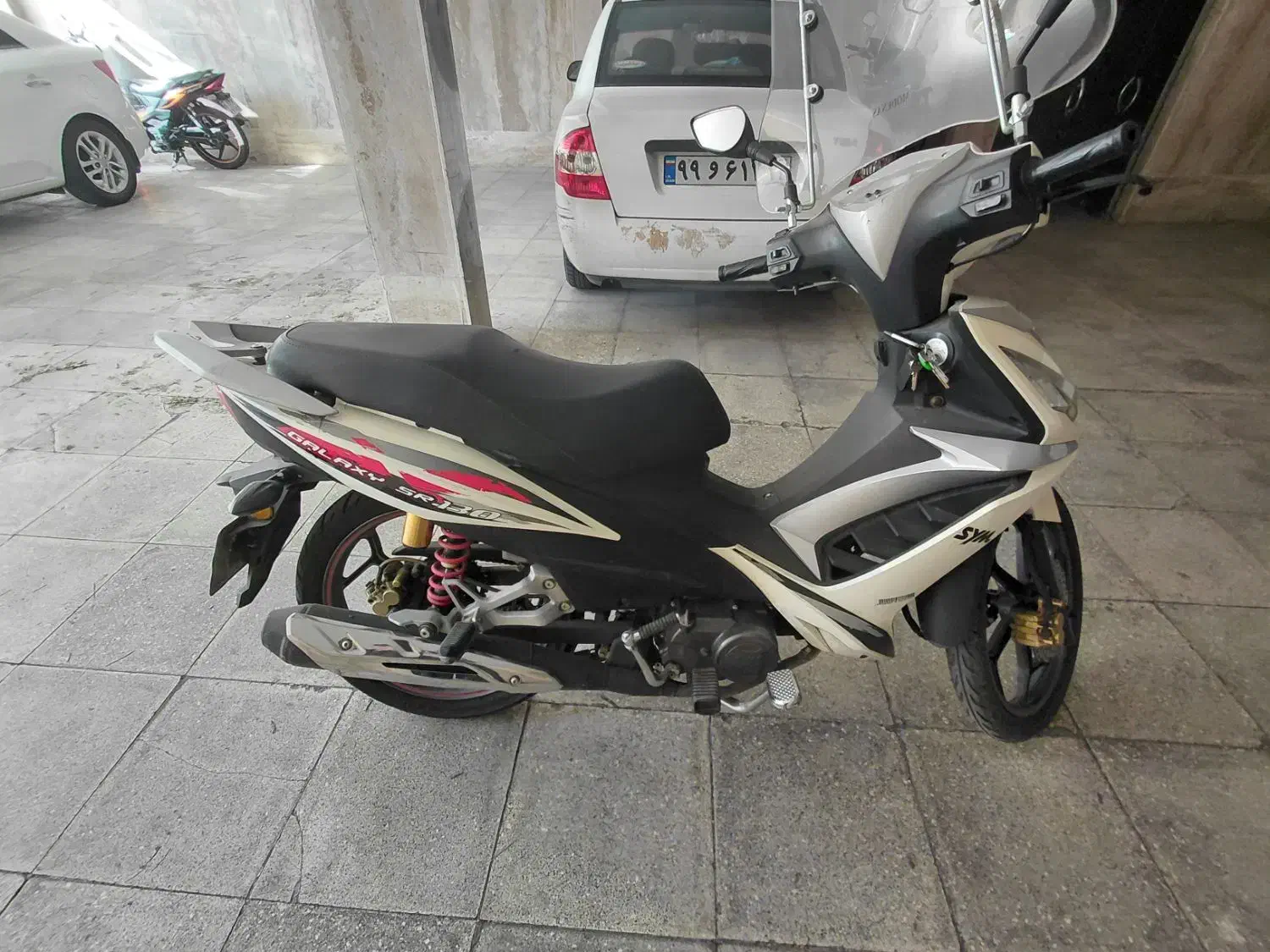 شوکا۱۳۰نیرو موتور|موتورسیکلت|ری, شهادت|دیوار