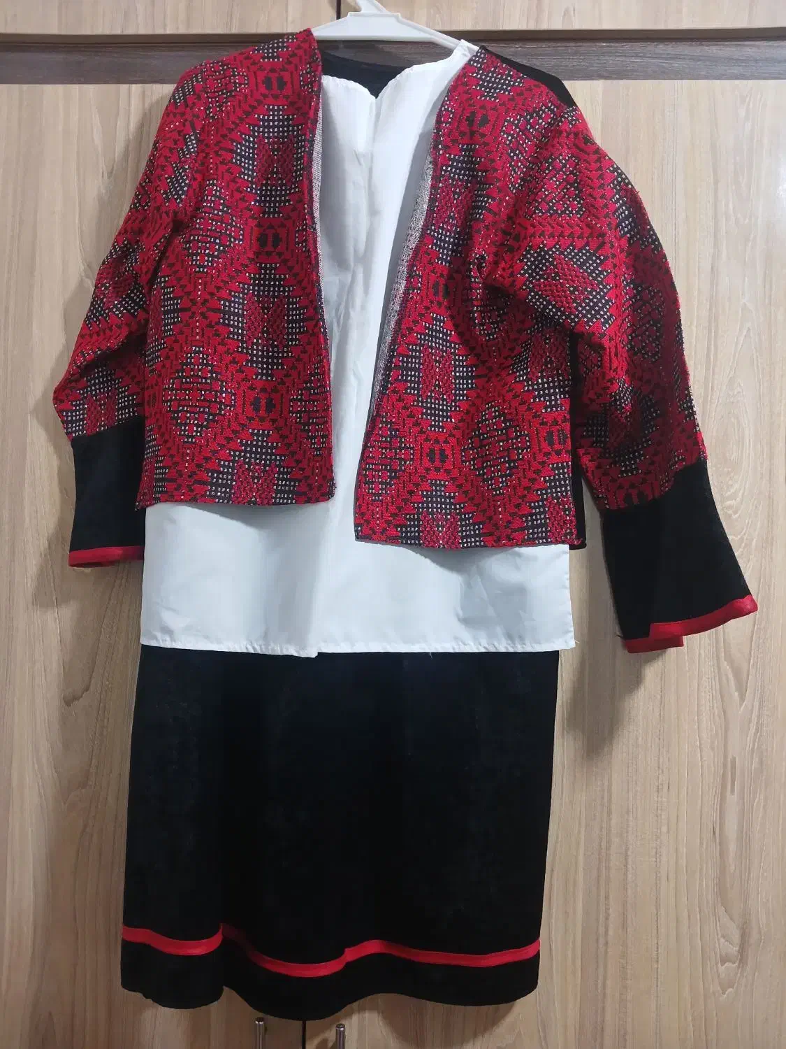 لباس یلدای|لباس|مشهد, نظام دوست|دیوار